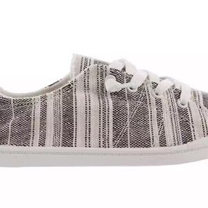 Magellan Outdoors Women's Stripe II Scrunch-Back Shoes  Sizes 9 and 10 Available